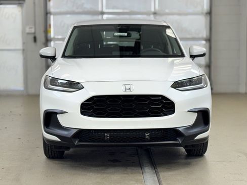 New 2026 Honda HR-V LX image 2