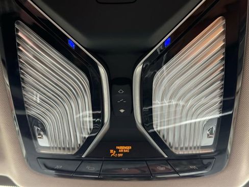 Used 2020 BMW X7 xDrive40i w/ Cold Weather Package image 31