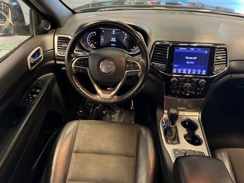 Used 2020 Jeep Grand Cherokee Altitude image 19