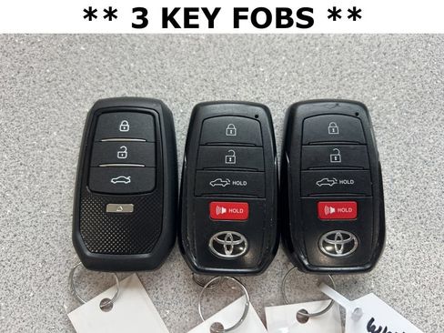 Used 2022 Toyota Tundra SR5 AWD/4WD image 5