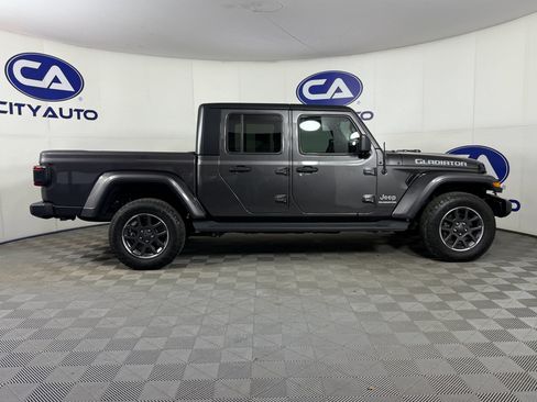 Used 2020 Jeep Gladiator Overland image 3