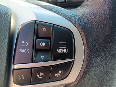 Used 2022 Ford Explorer XLT w/ Equipment Group 202A image 13