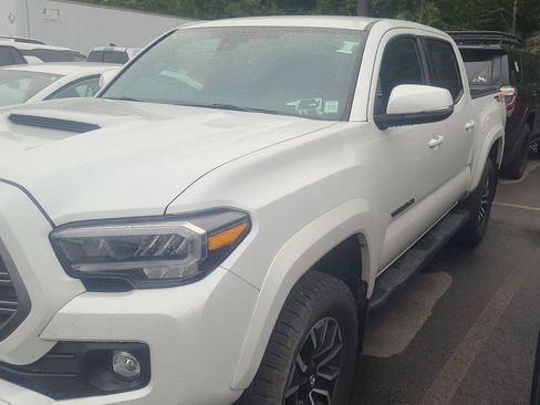 Used 2023 Toyota Tacoma TRD Sport w/ Black Out Package (TMS) AWD/4WD image 4