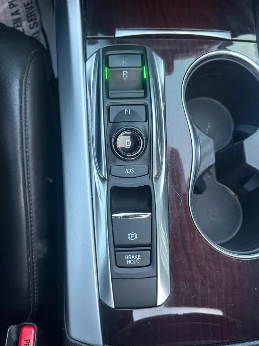 Used 2015 Acura TLX w/ Technology Package FWD image 22