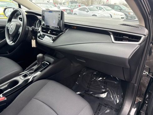 Used 2022 Toyota Corolla LE image 16