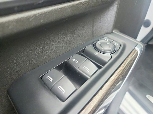 Used 2023 Chevrolet Silverado 2500 LT w/ Convenience Package image 17