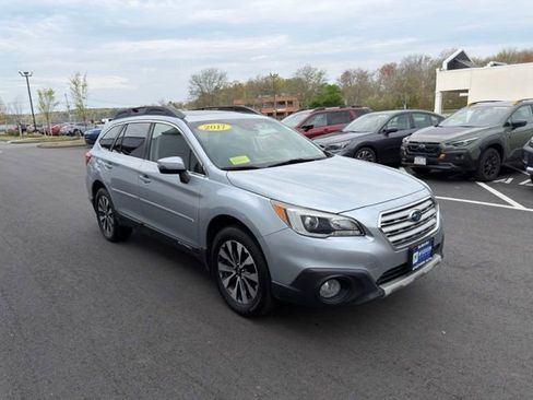 Used 2017 Subaru Outback 2.5i Limited AWD/4WD image 3