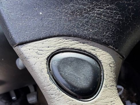 Used 1999 Chevrolet Malibu LS FWD image 27