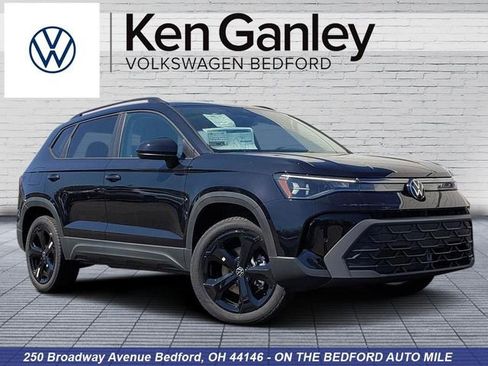 New 2026 Volkswagen Taos SE AWD/4WD image 1