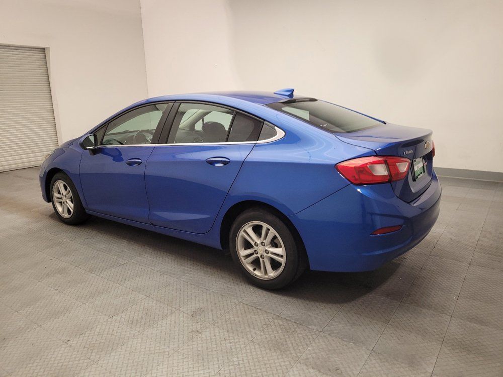 Used 2017 Chevrolet Cruze LT FWD image 3