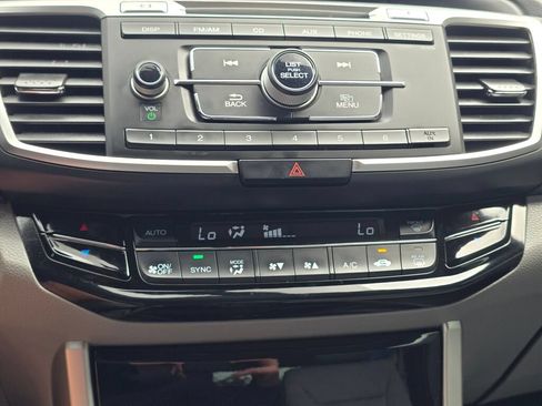Used 2016 Honda Accord LX image 29