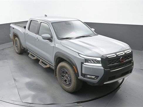 Used 2025 Nissan Frontier PRO-4X image 13