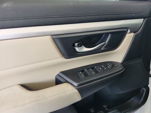 Used 2019 Honda CR-V LX image 17