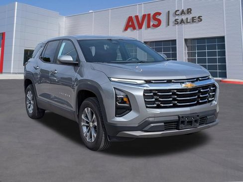 Used 2025 Chevrolet Equinox LT AWD/4WD image 3