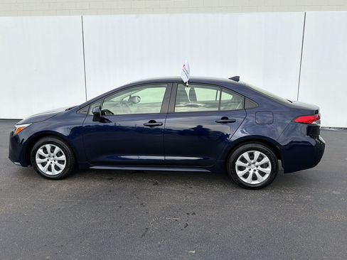 Used 2025 Toyota Corolla LE FWD image 2