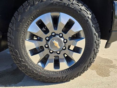 Used 2024 Chevrolet Silverado 2500 Custom w/ Custom Value Package AWD/4WD image 10