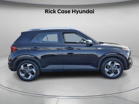 Certified 2023 Hyundai Venue SEL w/ Cargo Package image 4