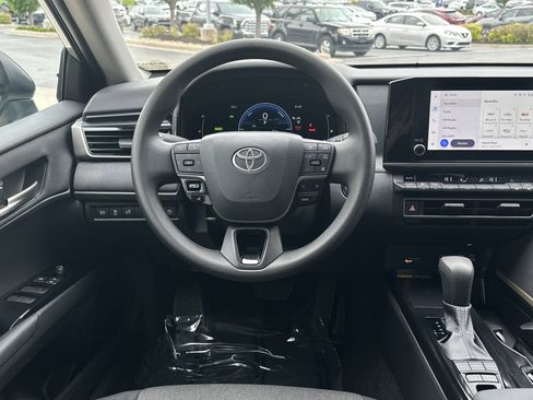 Certified 2025 Toyota Camry LE FWD image 16