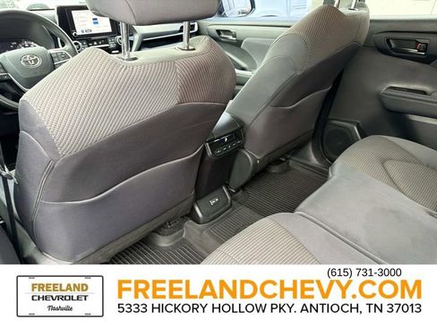 Used 2023 Toyota Highlander L image 17