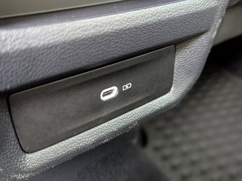 Used 2022 Volkswagen Taos SE image 24