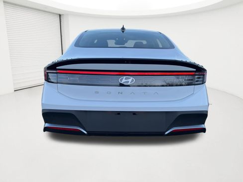Certified 2025 Hyundai Sonata SE FWD image 6