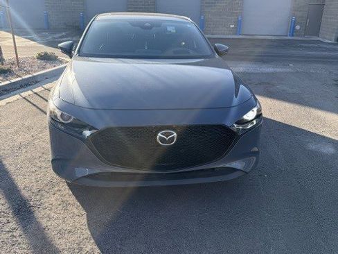 Used 2021 MAZDA MAZDA3 s image 2
