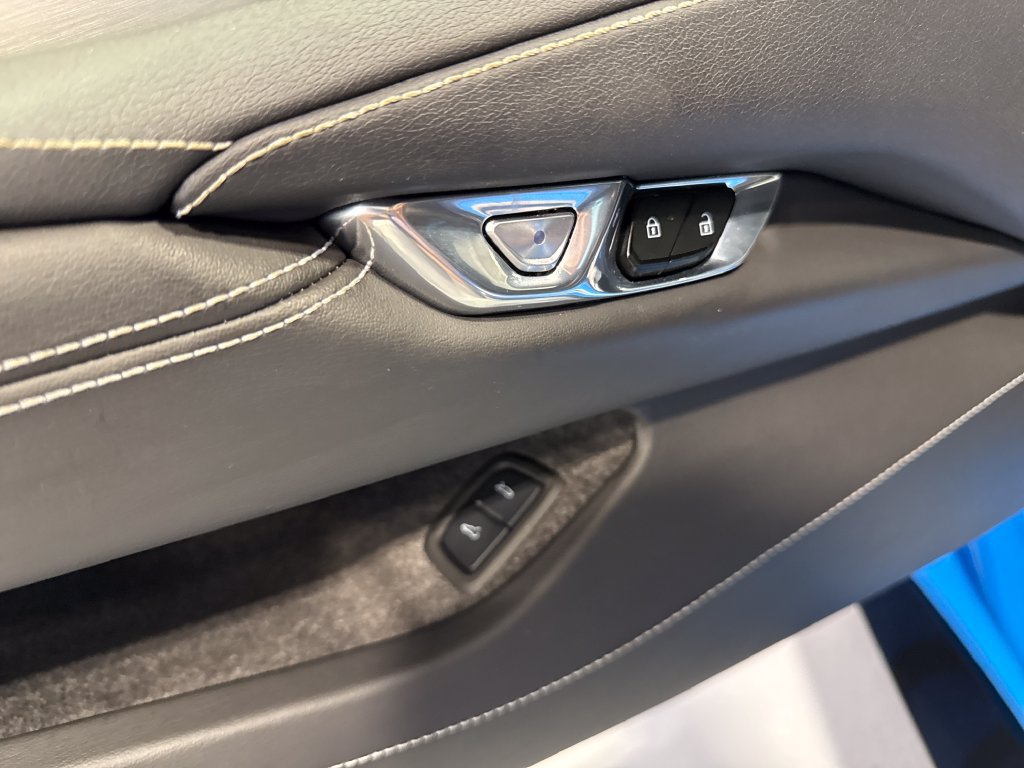 Used 2021 Chevrolet Corvette Stingray Preferred Cpe w/ Battery Protection Package RWD image 36