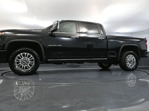 Used 2022 Chevrolet Silverado 2500 High Country w/ Z71 Off-Road Package image 60