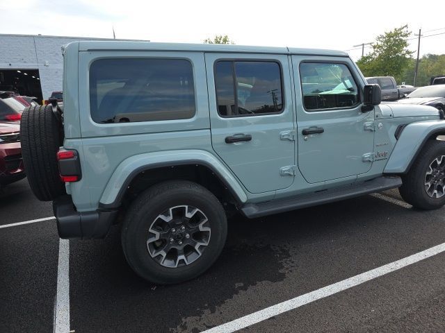 Used 2024 Jeep Wrangler Unlimited Sahara w/ Technology Group AWD/4WD image 3