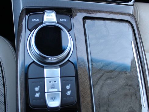 Used 2019 Genesis G90 3.3T Premium image 16