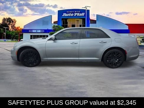 Used 2018 Chrysler 300 S w/ 300S Premium Group image 3