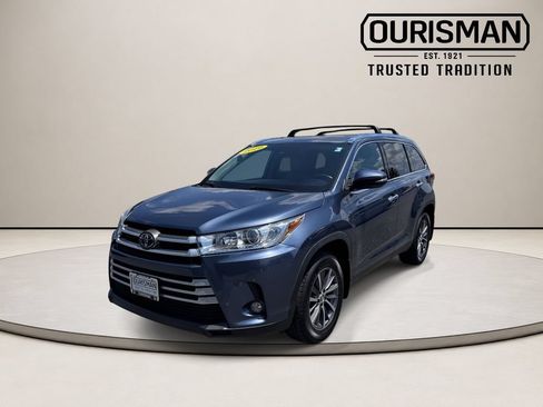 Used 2019 Toyota Highlander XLE w/ Carpet Mat Package (TMS) AWD/4WD image 5