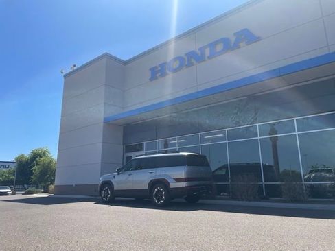 Used 2024 Hyundai Santa Fe SEL FWD image 17