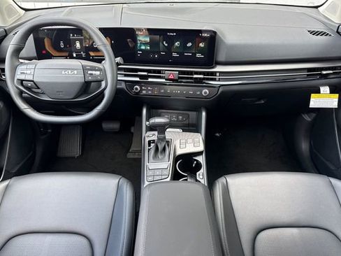 New 2026 Kia Sportage EX FWD image 16
