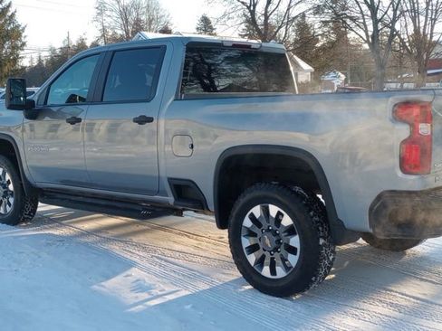 Used 2024 Chevrolet Silverado 2500 Custom w/ Custom Value Package image 5