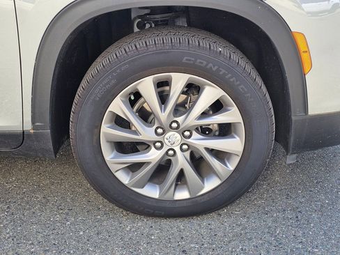 Used 2025 Buick Enclave Preferred w/ Power Package AWD/4WD image 45