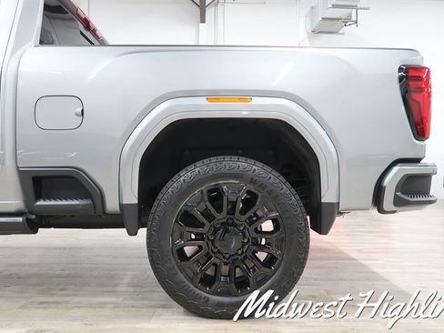 Used 2025 GMC Sierra 2500 Denali w/ Denali Reserve Package AWD/4WD image 14