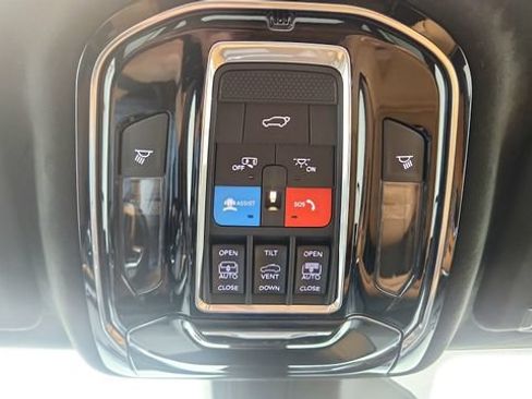 Used 2023 Jeep Grand Cherokee Summit AWD/4WD image 70