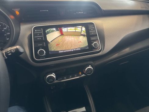 Used 2020 Nissan Kicks SV FWD image 37