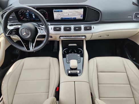 Used 2025 Mercedes-Benz GLS 450 4MATIC image 19