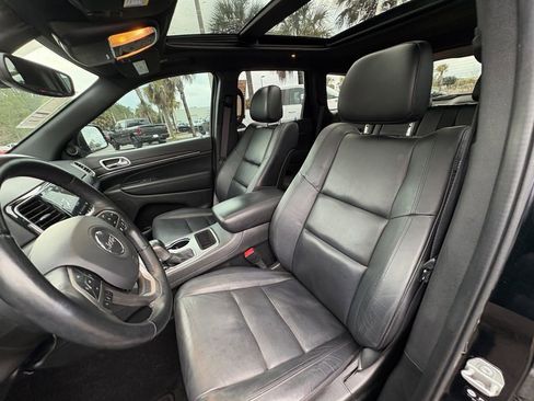 Used 2022 Jeep Grand Cherokee Limited image 19