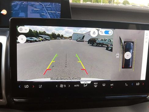 Used 2025 Ford Expedition Active RWD image 31
