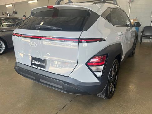 Used 2025 Hyundai Kona SEL FWD image 3