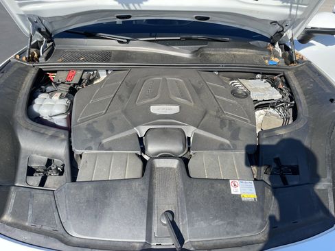 Used 2023 Porsche Cayenne S image 36