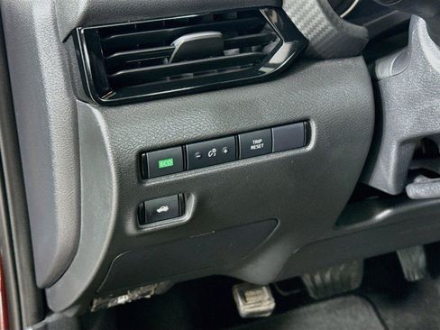 Used 2024 Nissan Sentra SV FWD image 14