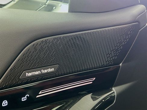 New 2025 BMW 530i xDrive image 21