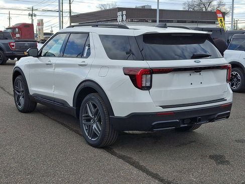 New 2026 Ford Explorer ST-Line w/ ST-Line Street Pack image 5