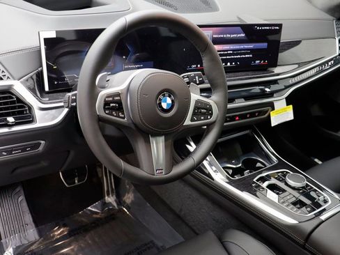 New 2026 BMW X7 xDrive40i w/ M Sport Package AWD/4WD image 6