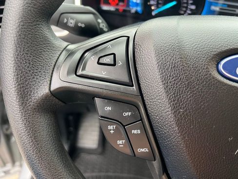 Used 2021 Ford Edge SE image 38