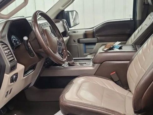 Used 2019 Ford F150 Limited image 2